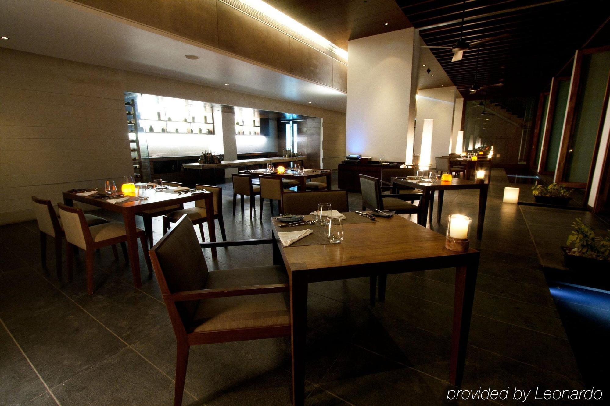 Holiday Inn & Suites Bengaluru Whitefield Restaurace fotografie